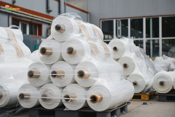 Gulungan Plastik Sebelum DIpotong